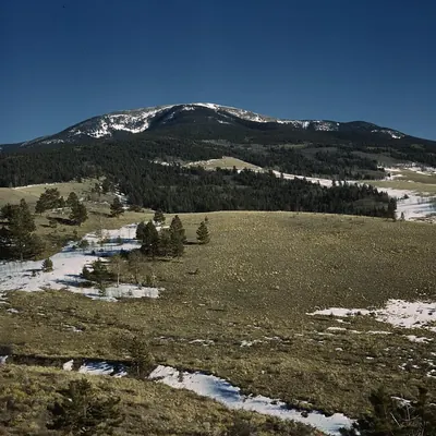Non scelta: altopiano a colori con neve sciolta